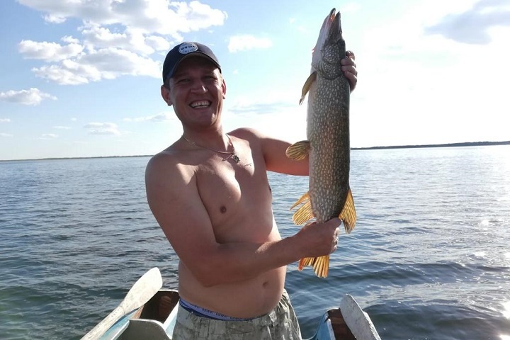 Тюменцы отпраздновали День рыбака на любимой рыбалке