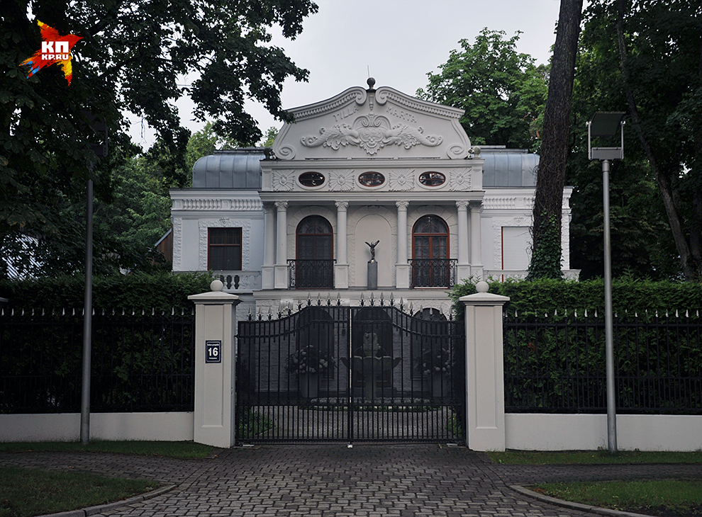 Вилла «Марта», где сейчас гостит Алла Борисовна