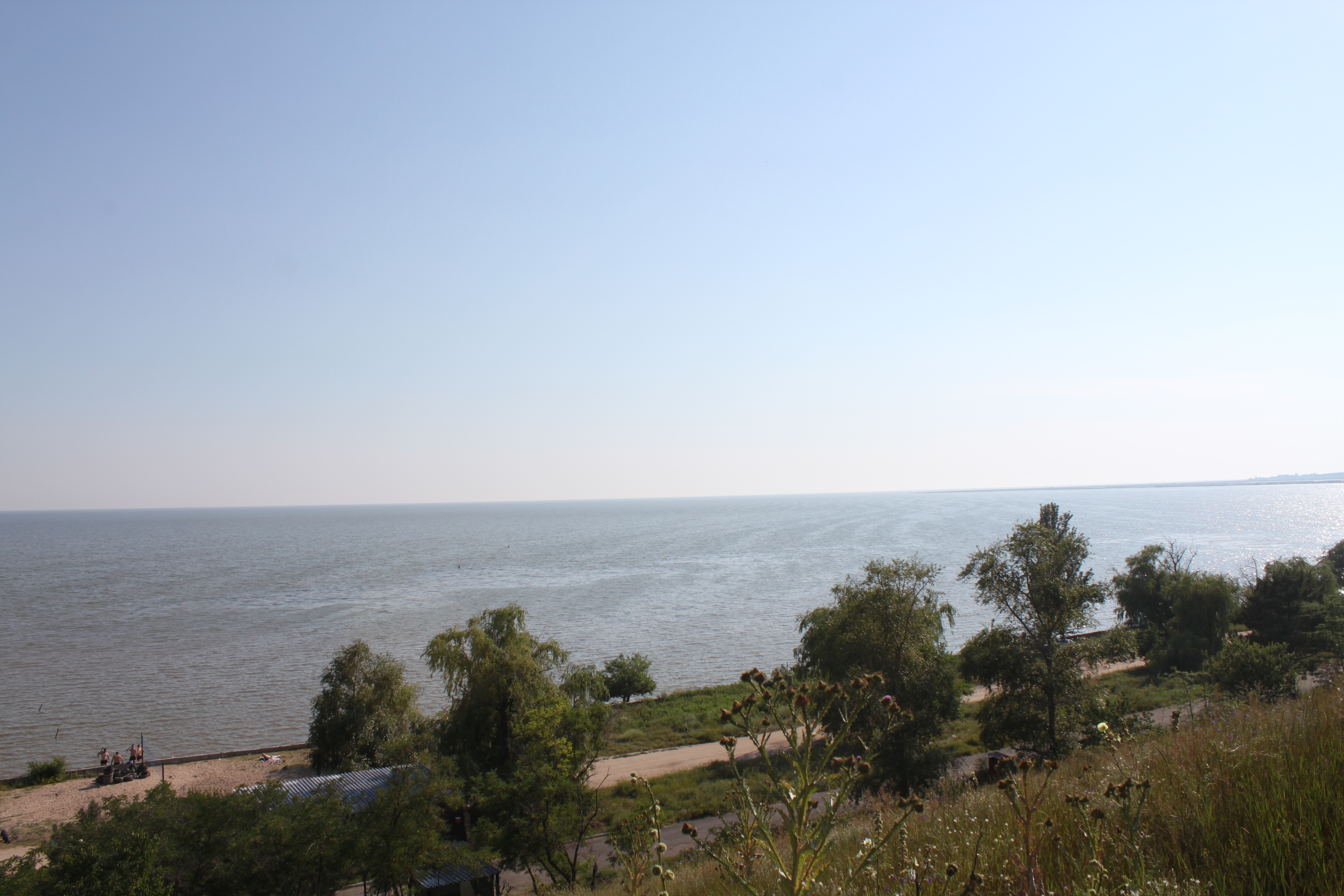 Сверху открывается живописный вид