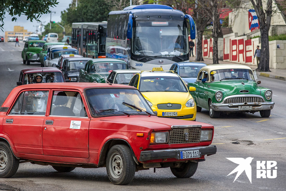 Также в автопарке хватает и родных "Жигулей". Фото: Алексей Белянчев