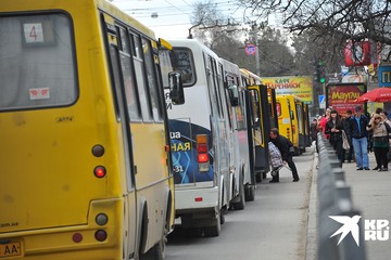 Такие машины в Москве можно увидеть на выставке советского транспорта, а в Крыму они до сих пор перевозят людей